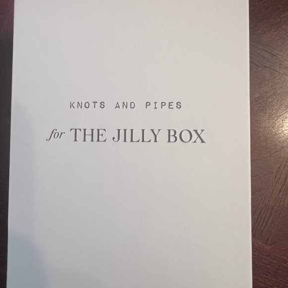 Summer 2024 Jillly Box - Picture 8 of 14